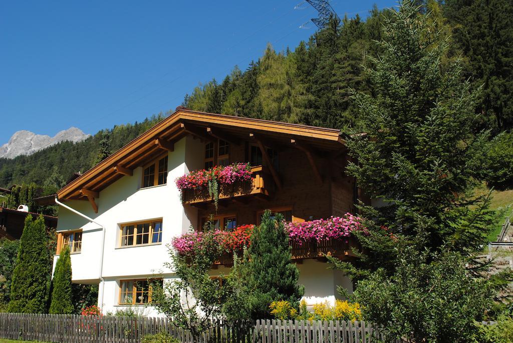 Haus Untergand Daire Sankt Anton am Arlberg Dış mekan fotoğraf