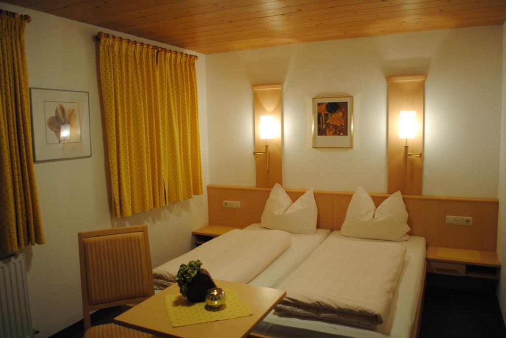 Haus Untergand Daire Sankt Anton am Arlberg Oda fotoğraf