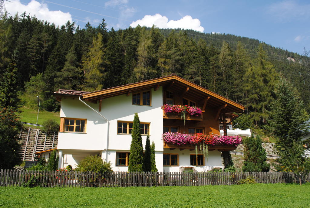 Haus Untergand Daire Sankt Anton am Arlberg Dış mekan fotoğraf